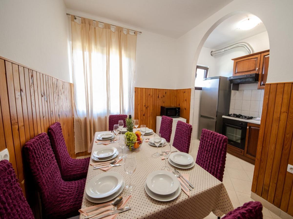 Apartments Zora Seline Bagian luar foto