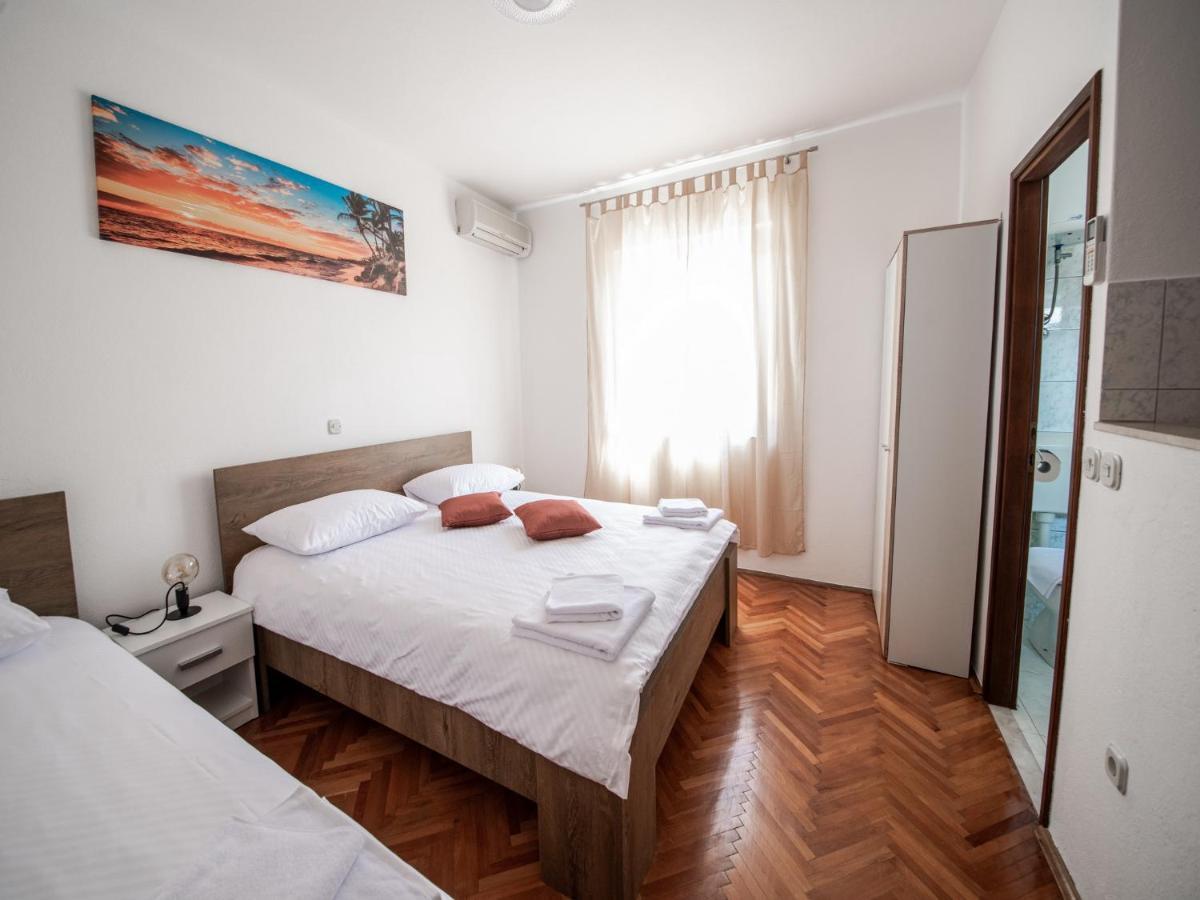 Apartments Zora Seline Bagian luar foto
