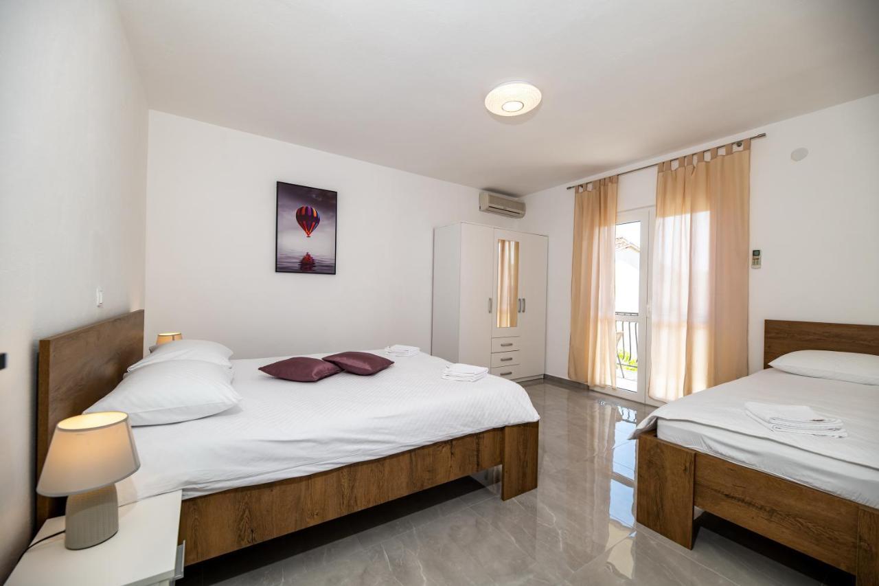 Apartments Zora Seline Bagian luar foto