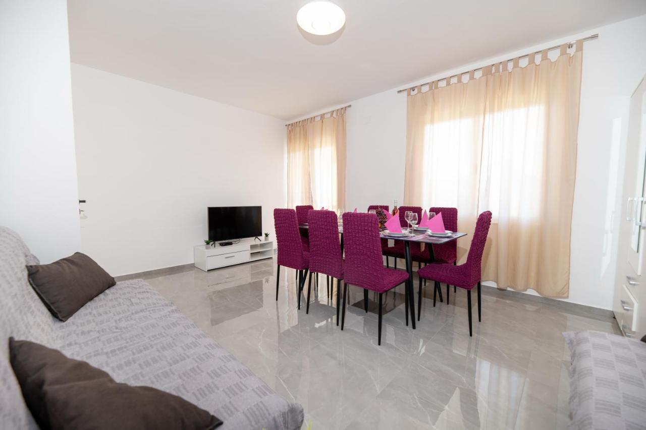 Apartments Zora Seline Bagian luar foto